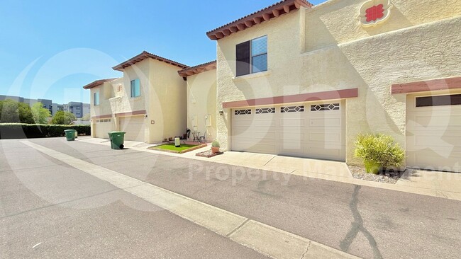 Primary Photo - 5726 N 10th St