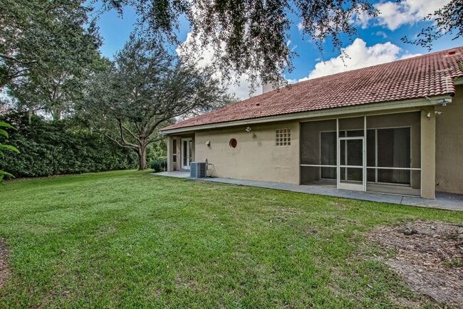 Building Photo - Stunning 5-Bedroom Pool Home on Nearly 2 A...