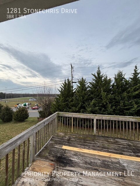 Building Photo - 1281 Stonechris Dr