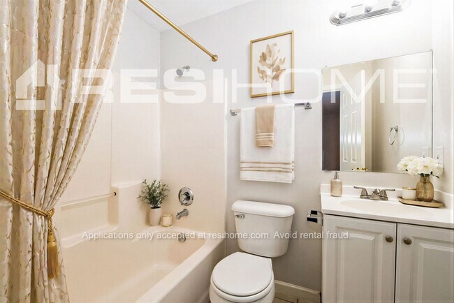 Building Photo - 9740 Stonewood Dr