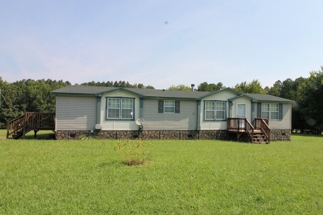 Building Photo - 1537 Tomlinson Rd, Victoria, VA