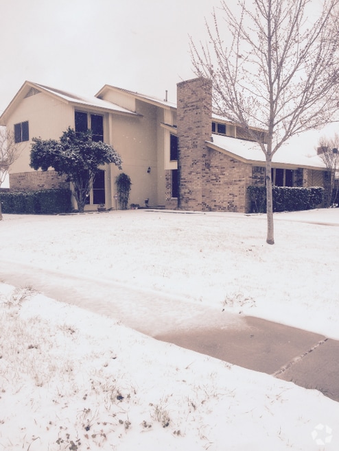 Building Photo - 1604 Elk Grove Dr