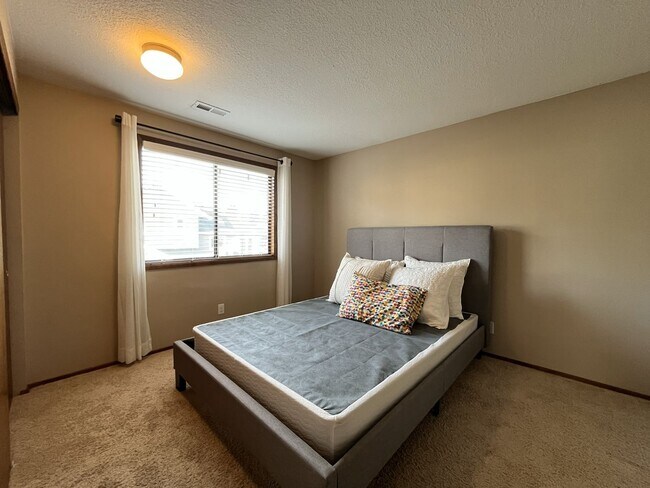 Building Photo - Light-Filled Three Bedroom Home with Private Bonus Space and Outdoor Living