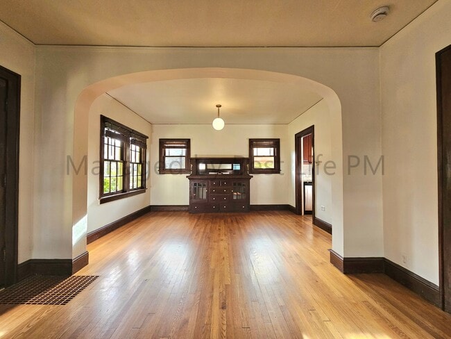 Building Photo - 223 NE 62nd Ave