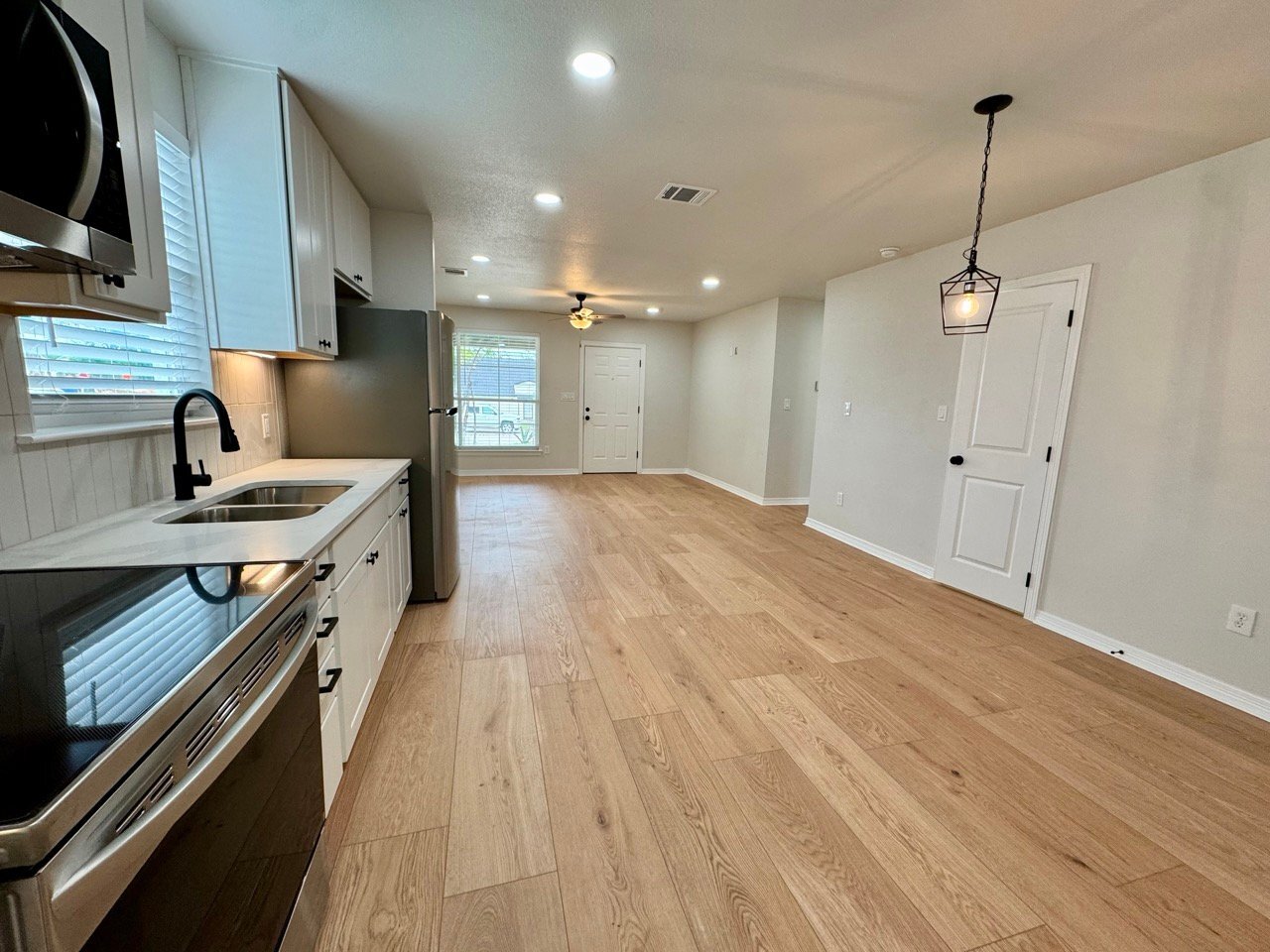 Building Photo - 806 S 23rd St