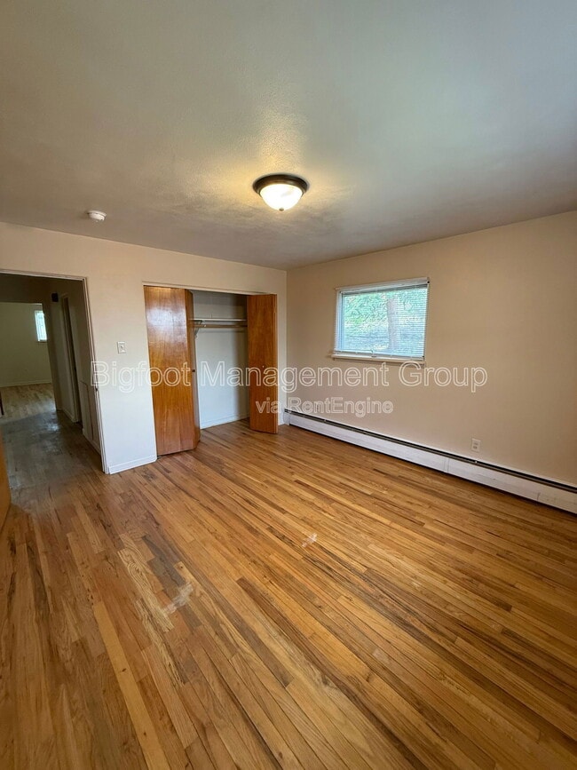 Building Photo - 540 E 6th Ave