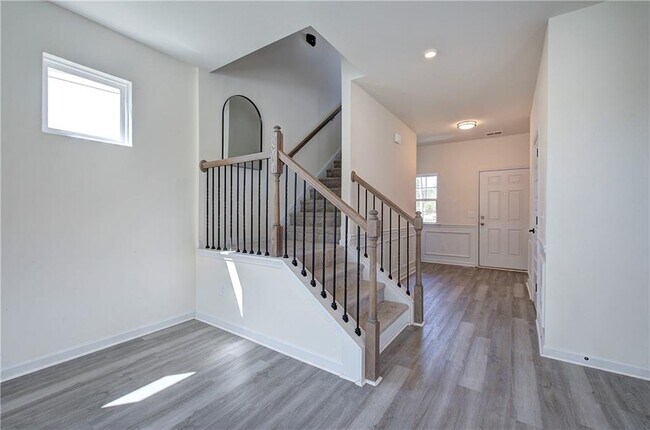 Building Photo - 10 Eagle Dr