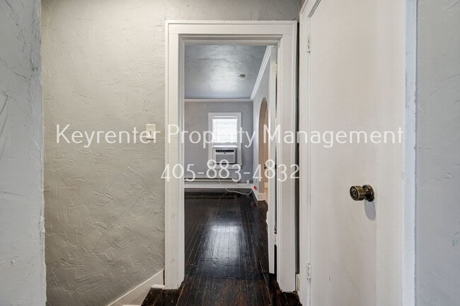 Building Photo - 1123 NW 30th St