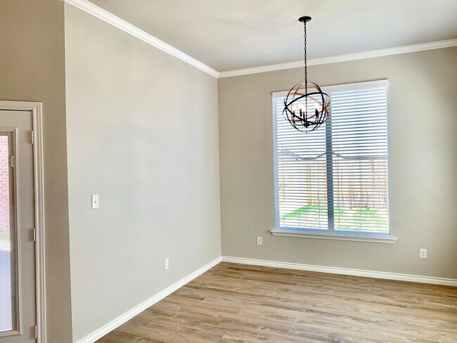 Building Photo - 9609 Hyden Ave