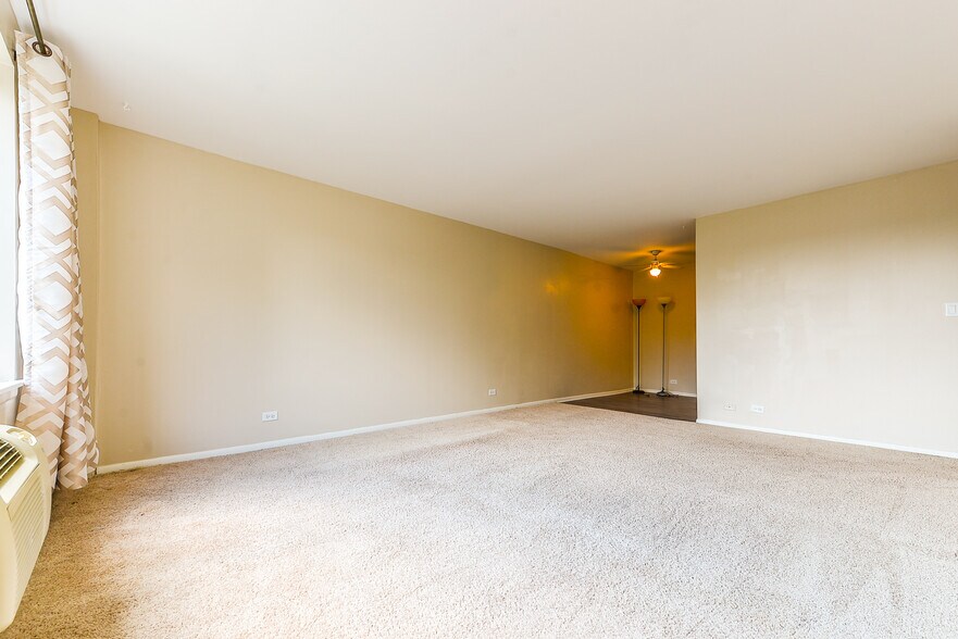 Building Photo - 1475 Rebecca Dr