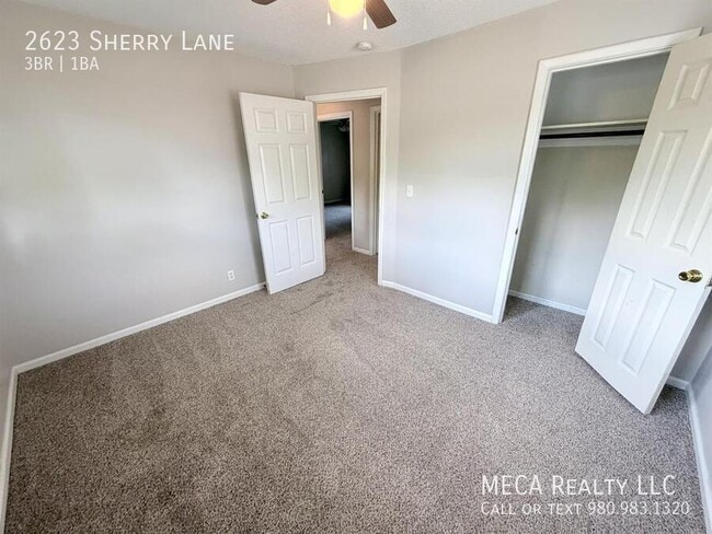 Building Photo - 2623 Sherry Ln