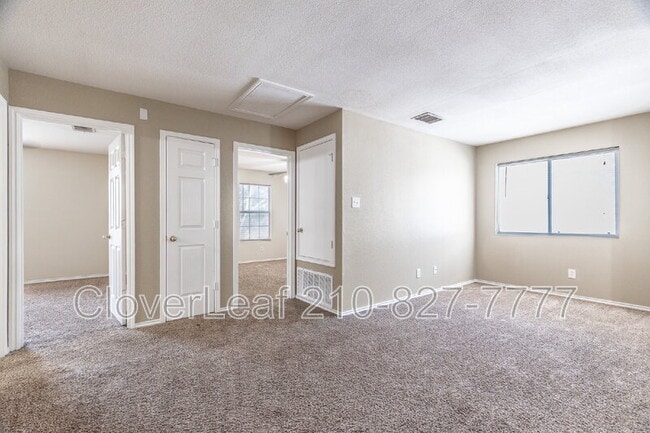 Building Photo - 4011 Bulverde Pkwy