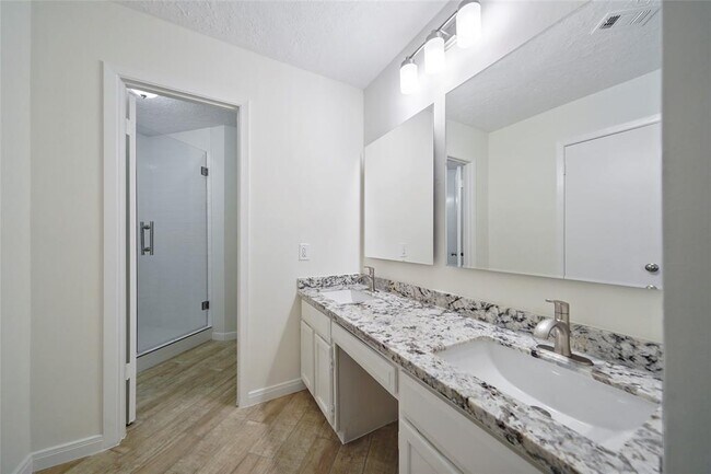 Building Photo - 22810 Dairy Gate Dr