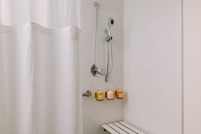 Building Photo - 77 9th St E