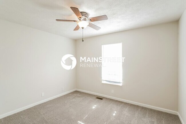 Building Photo - 3 Bedroom Pet-Friendly Home in Madison, TN with Main Street Renewal