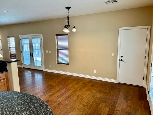 Building Photo - Stunning Rancho Del Ray double story overlooking community park.