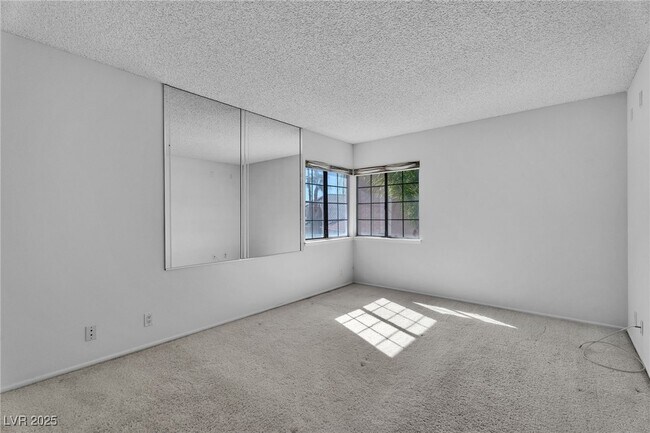 Building Photo - 8744 Captains Pl