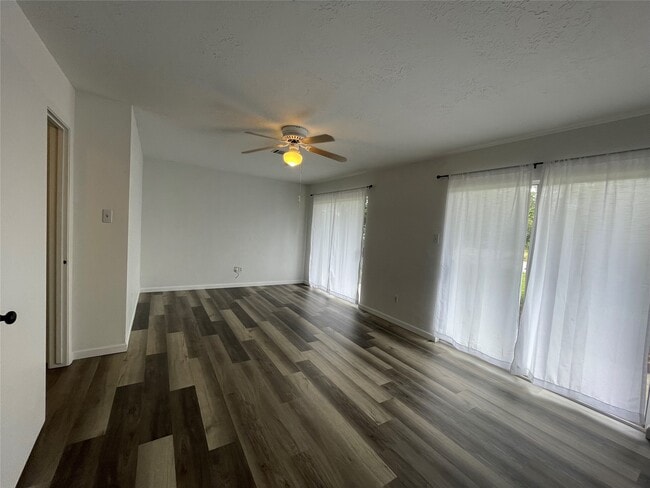 Building Photo - 2A Thunderbird Dr