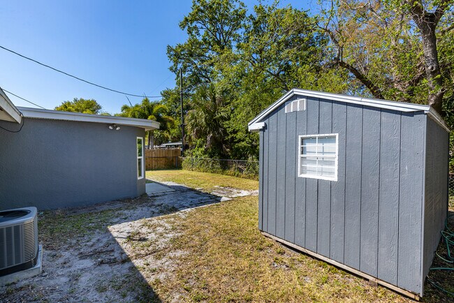 Building Photo - 4717 W Leila Ave