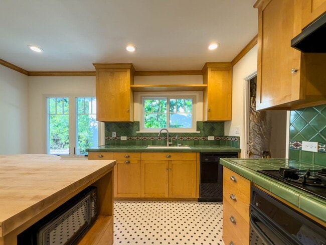 Building Photo - Pasadena Retreat w/ Private Backyard & Detached Garage