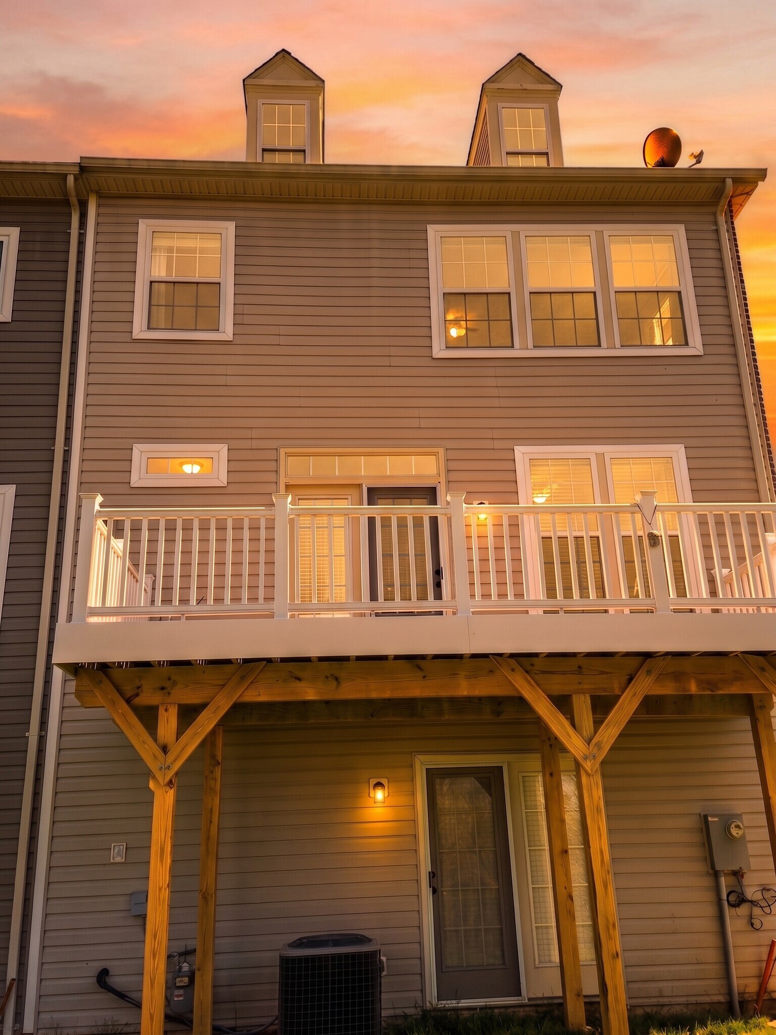 Building Photo - 4255 Talmadge Cir