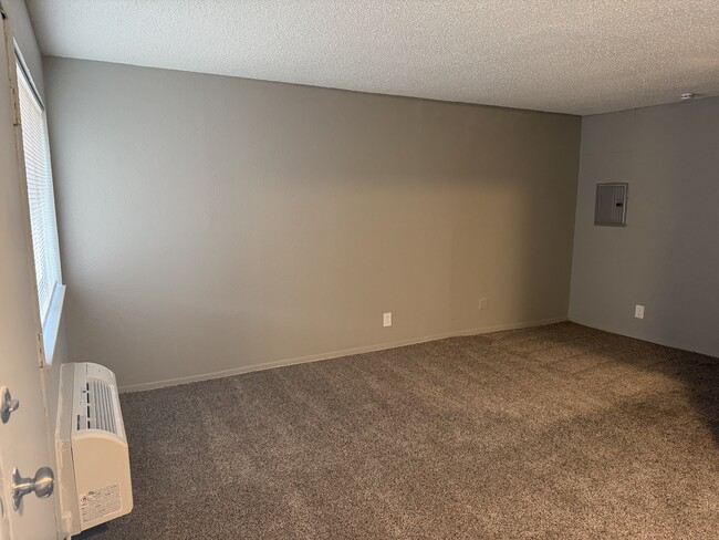 Building Photo - Pine Street Terrace