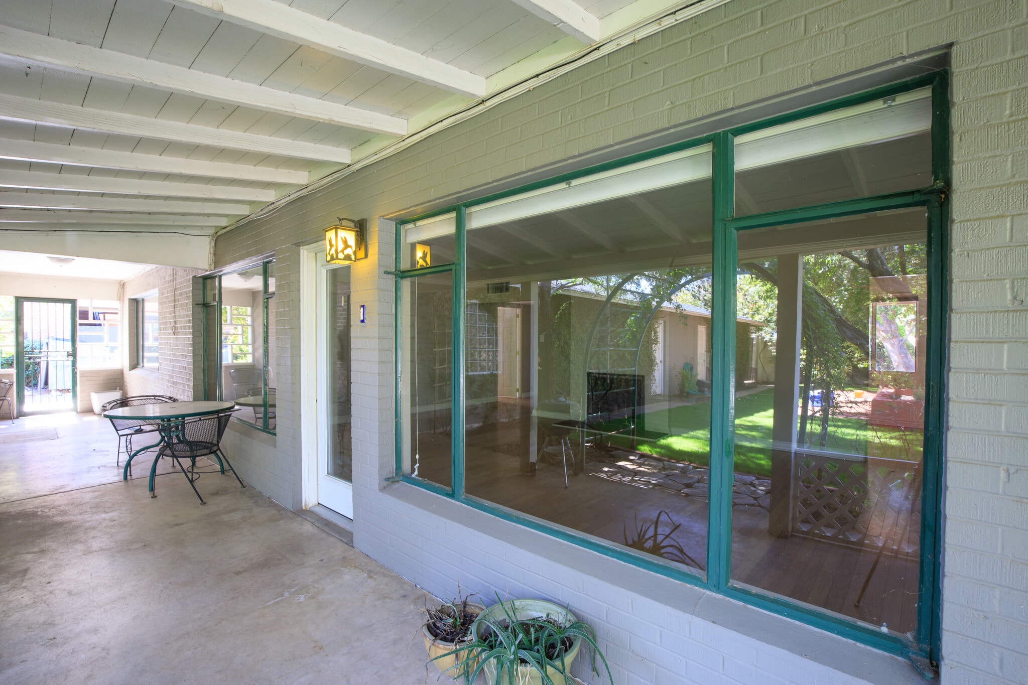 Back Entrance - 543 W Coronado Rd