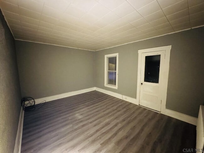 Building Photo - 195 D St