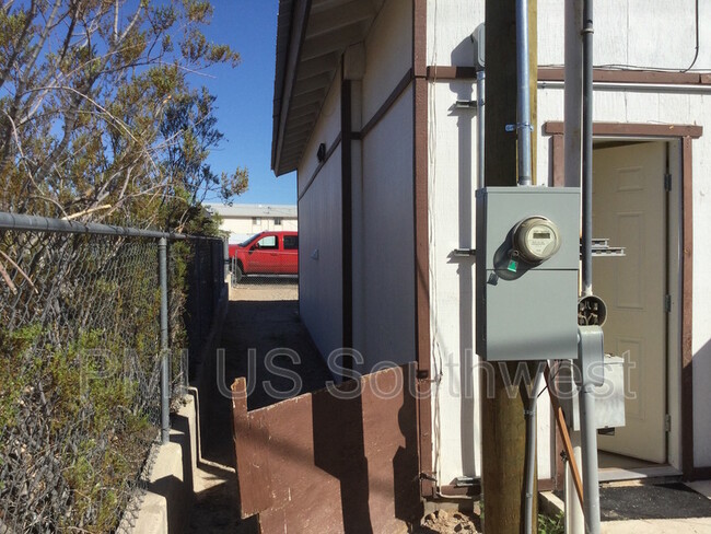Building Photo - 2088 Del Rey Dr