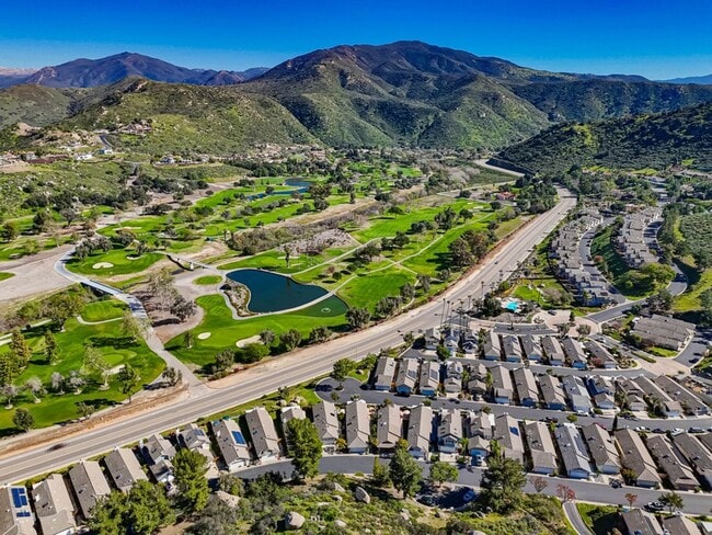 Building Photo - Beautifully Maintained 2 Bed / 2 Bath Home in Gated West Village Community