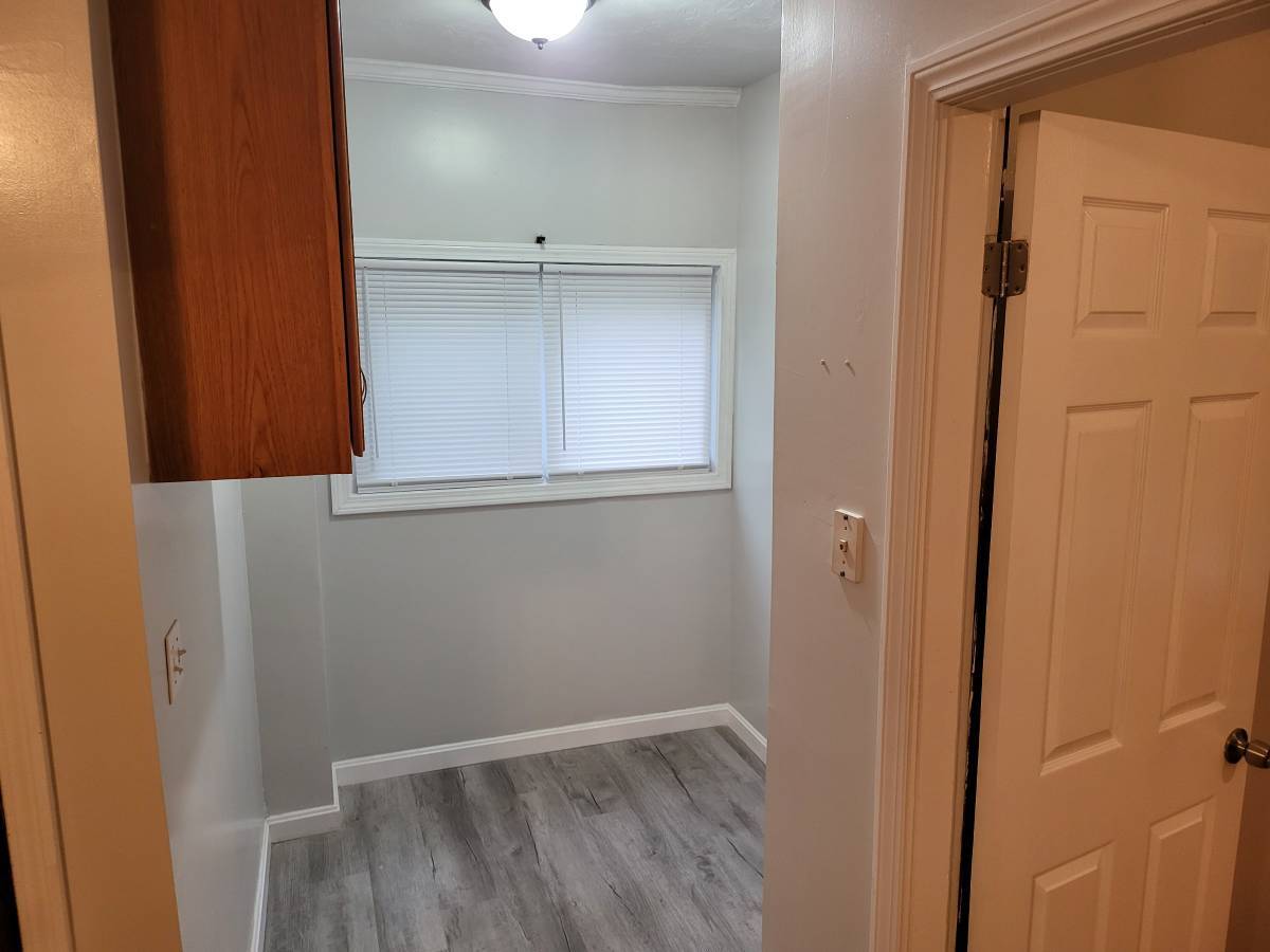 Building Photo - 517 Summer St