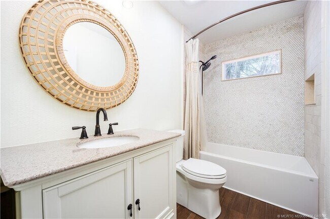 Building Photo - 5936 NW Brenda Cir