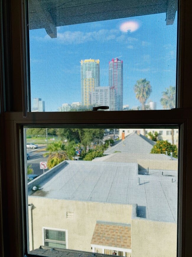 Building Photo - STUDIO WITH A PEAK VIEW OF DOWNTOWN! $1,49...