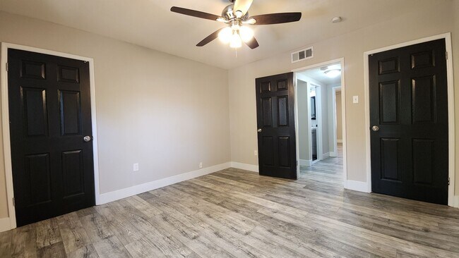 Interior Photo - Courtyard Townhouse Apartments