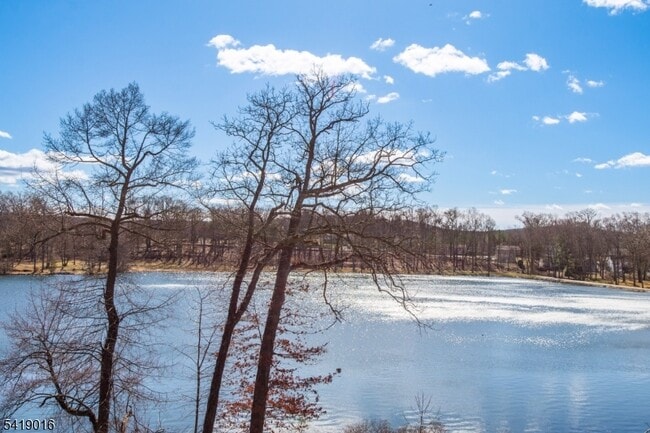 Building Photo - 25 Lake Rd