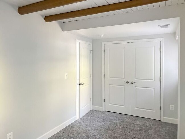 Building Photo - 974 Crystal Rock Rd