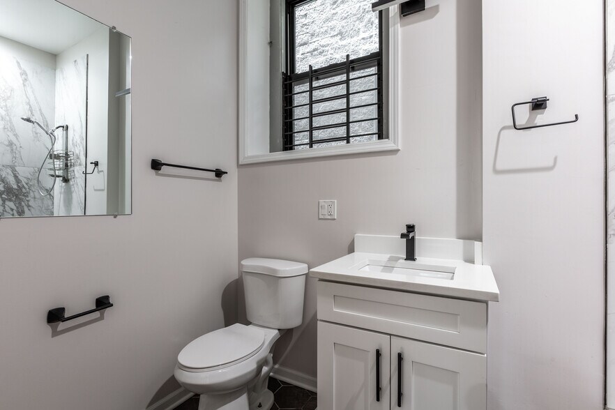 Building Photo - 2701 W Thomas St