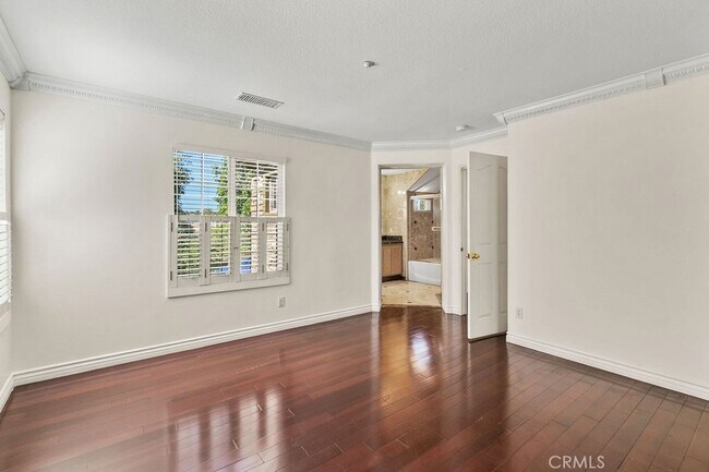 Building Photo - 3 Amesbury Ct