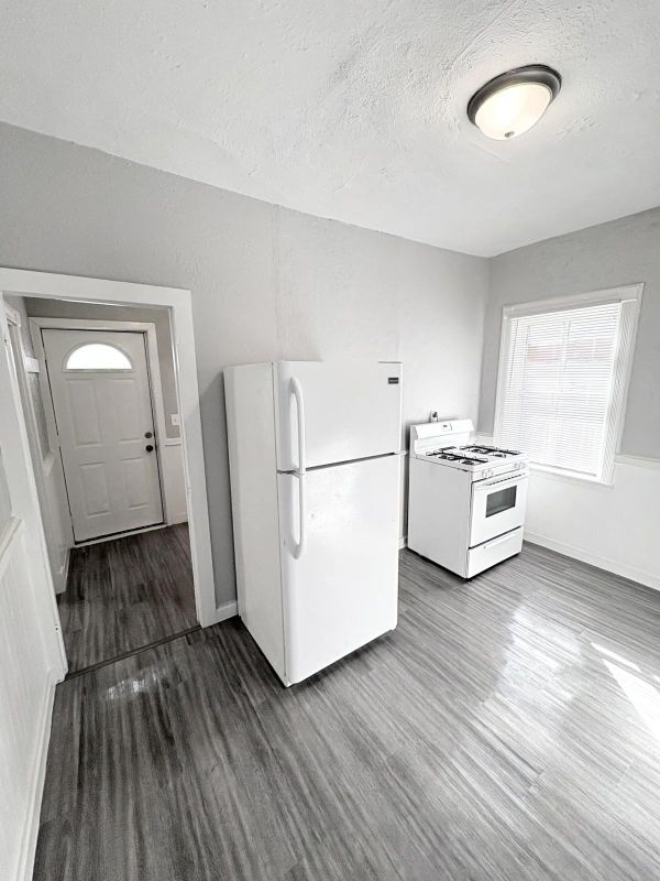 Building Photo - 2708 7th Ave