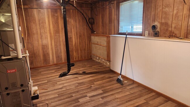 Building Photo - 620 Mistletoe Ct