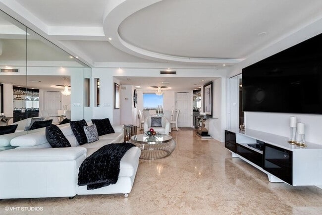 Building Photo - 333 NE 21st Ave