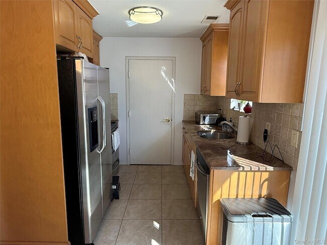 Building Photo - 12 Paine Commons