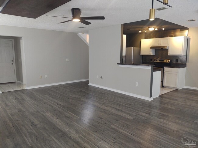 Building Photo - 6351 Cottage Woods Dr