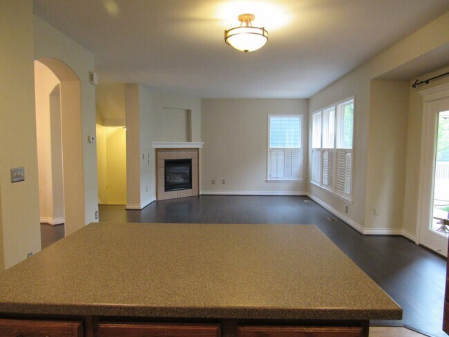 Building Photo - Rare Bradburn Single Family home including Carriage house