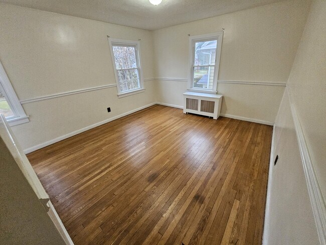 Building Photo - 3341 Hyde Park Ave