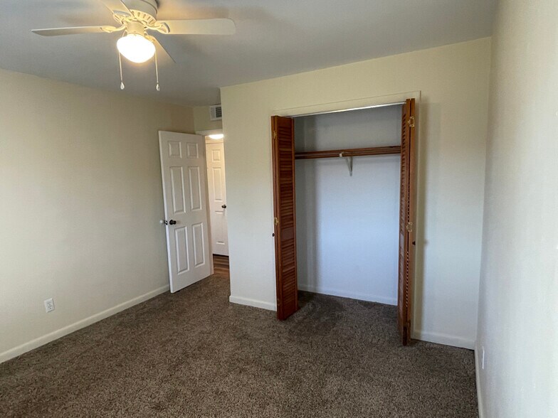 Building Photo - 539 E Morgan St