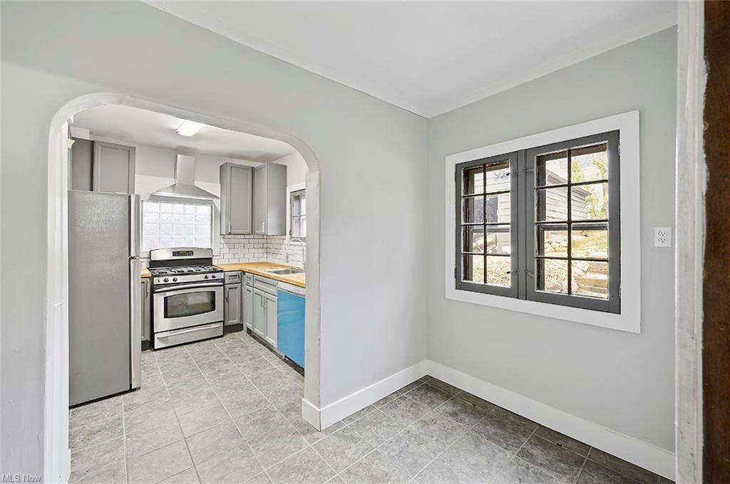 Building Photo - 3785 Washington Blvd