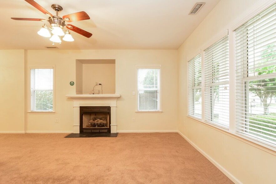 Building Photo - 4812 Landover Ridge Dr