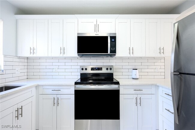 Building Photo - 26650 Southern Pines Dr