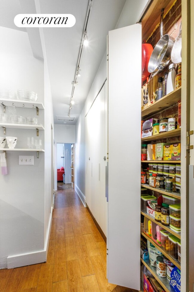 Building Photo - 62 W 87th St